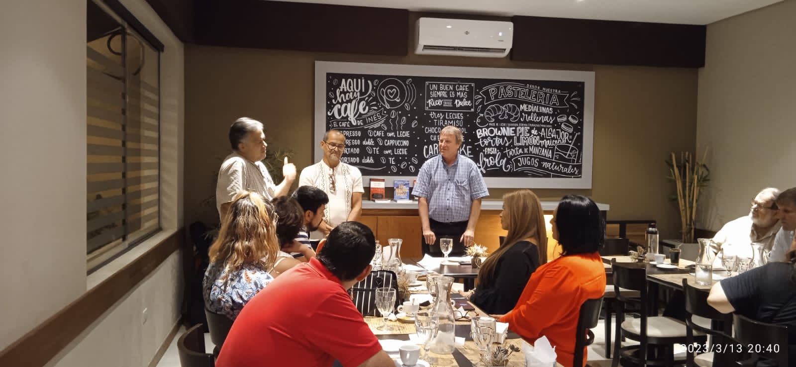 Participantes reunidos durante un encuentro de Foro Ejecutivo
